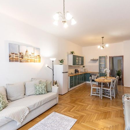 Riverside Balcony Apartment With View To Danube Budapeszt Zewnętrze zdjęcie
