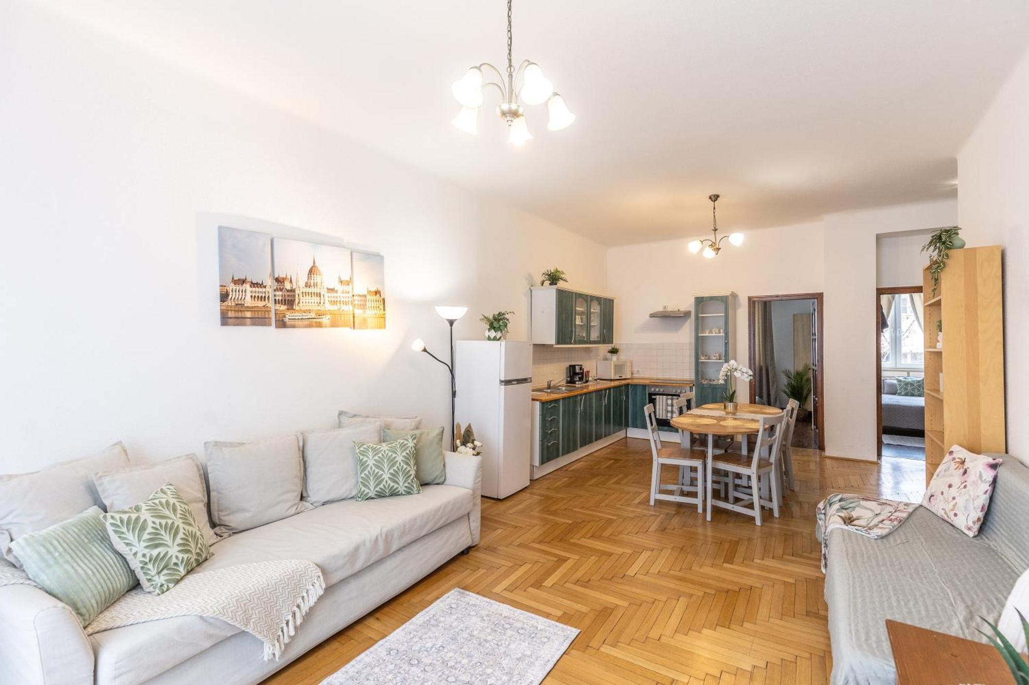 Riverside Balcony Apartment With View To Danube Budapeszt Zewnętrze zdjęcie