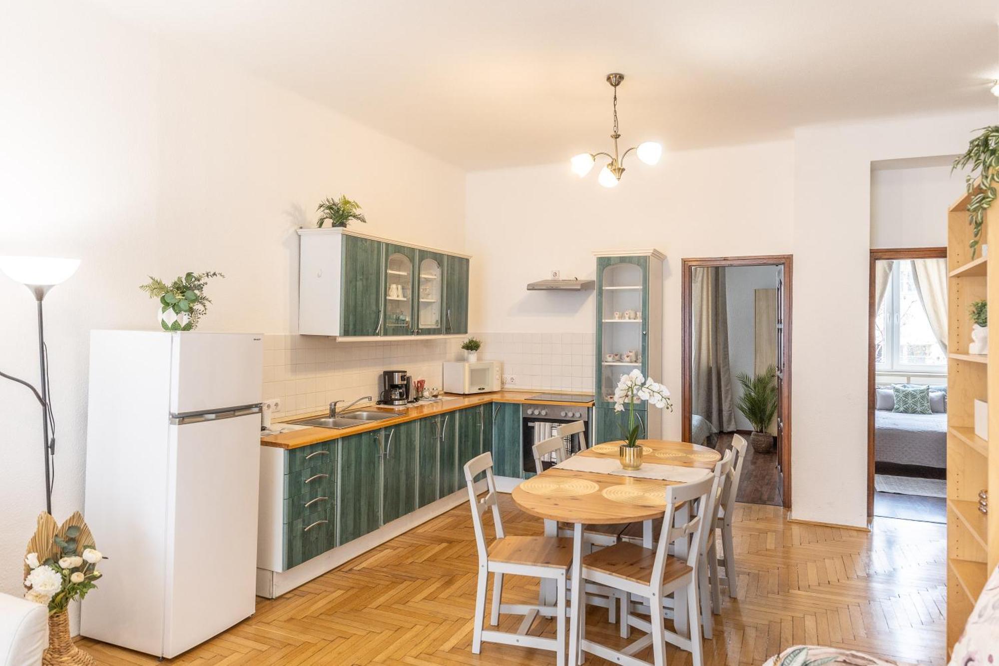 Riverside Balcony Apartment With View To Danube Budapeszt Zewnętrze zdjęcie