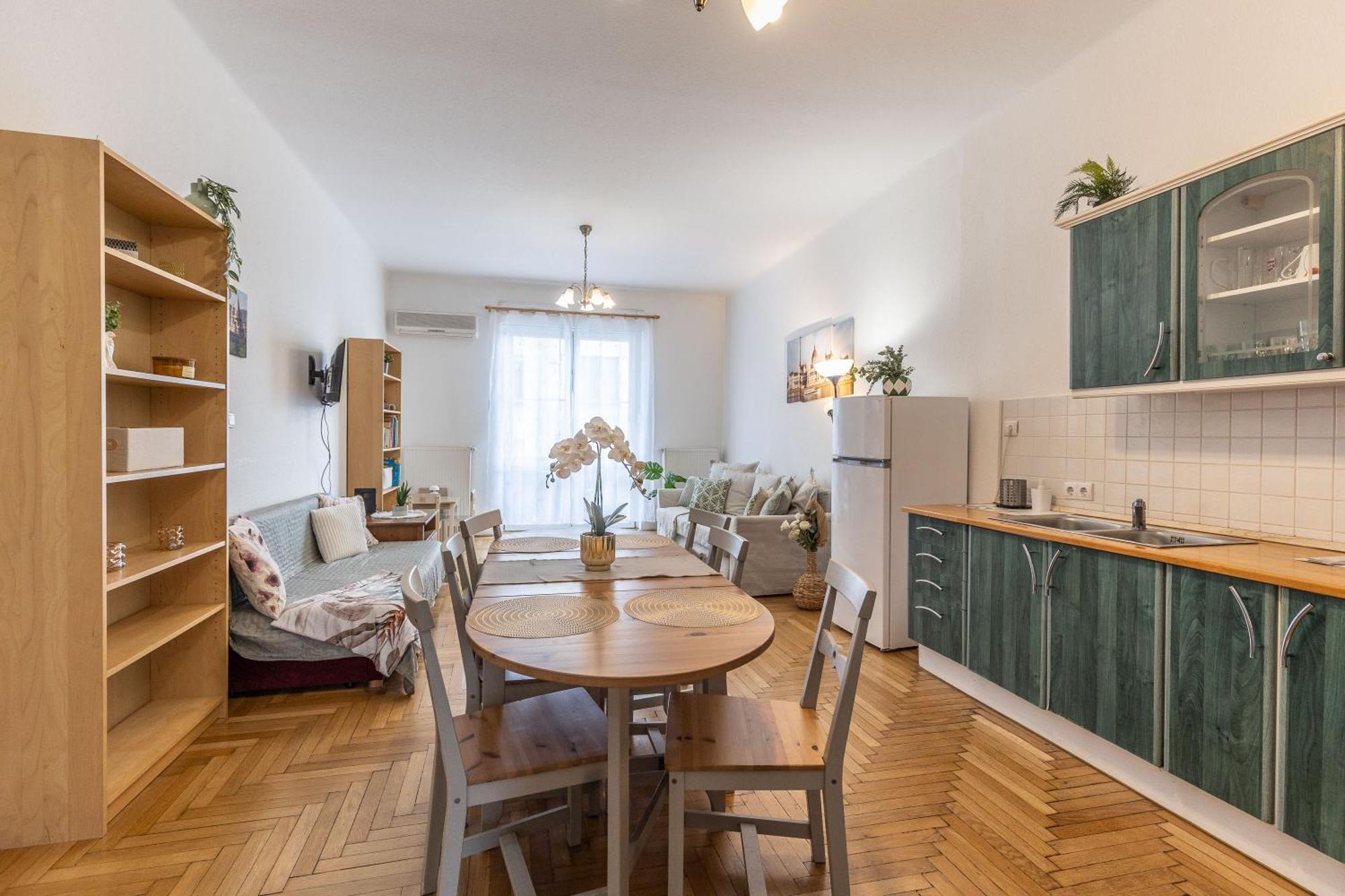 Riverside Balcony Apartment With View To Danube Budapeszt Zewnętrze zdjęcie