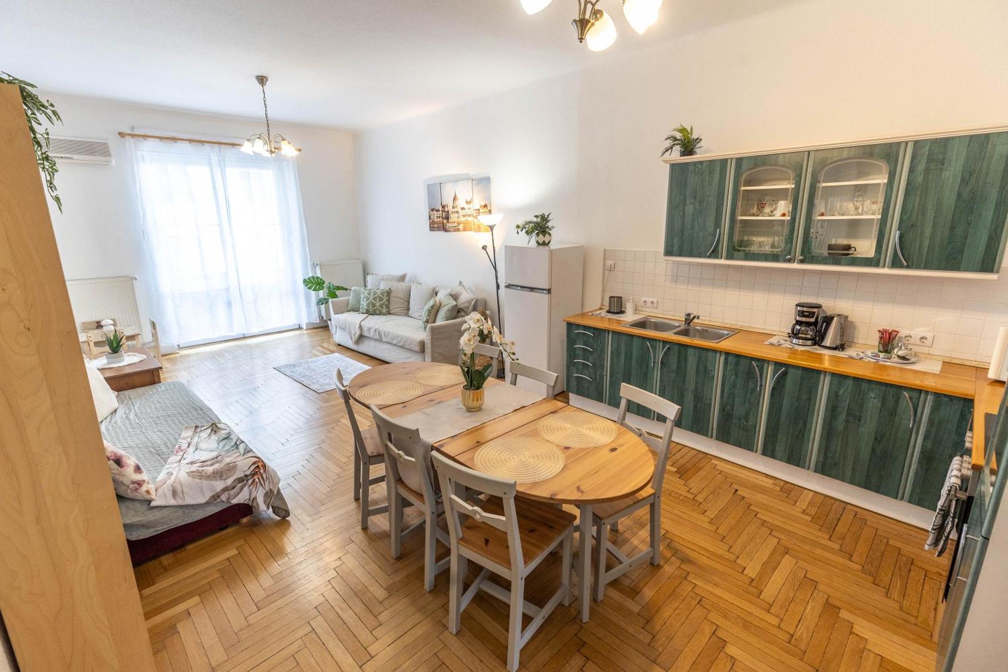 Riverside Balcony Apartment With View To Danube Budapeszt Zewnętrze zdjęcie
