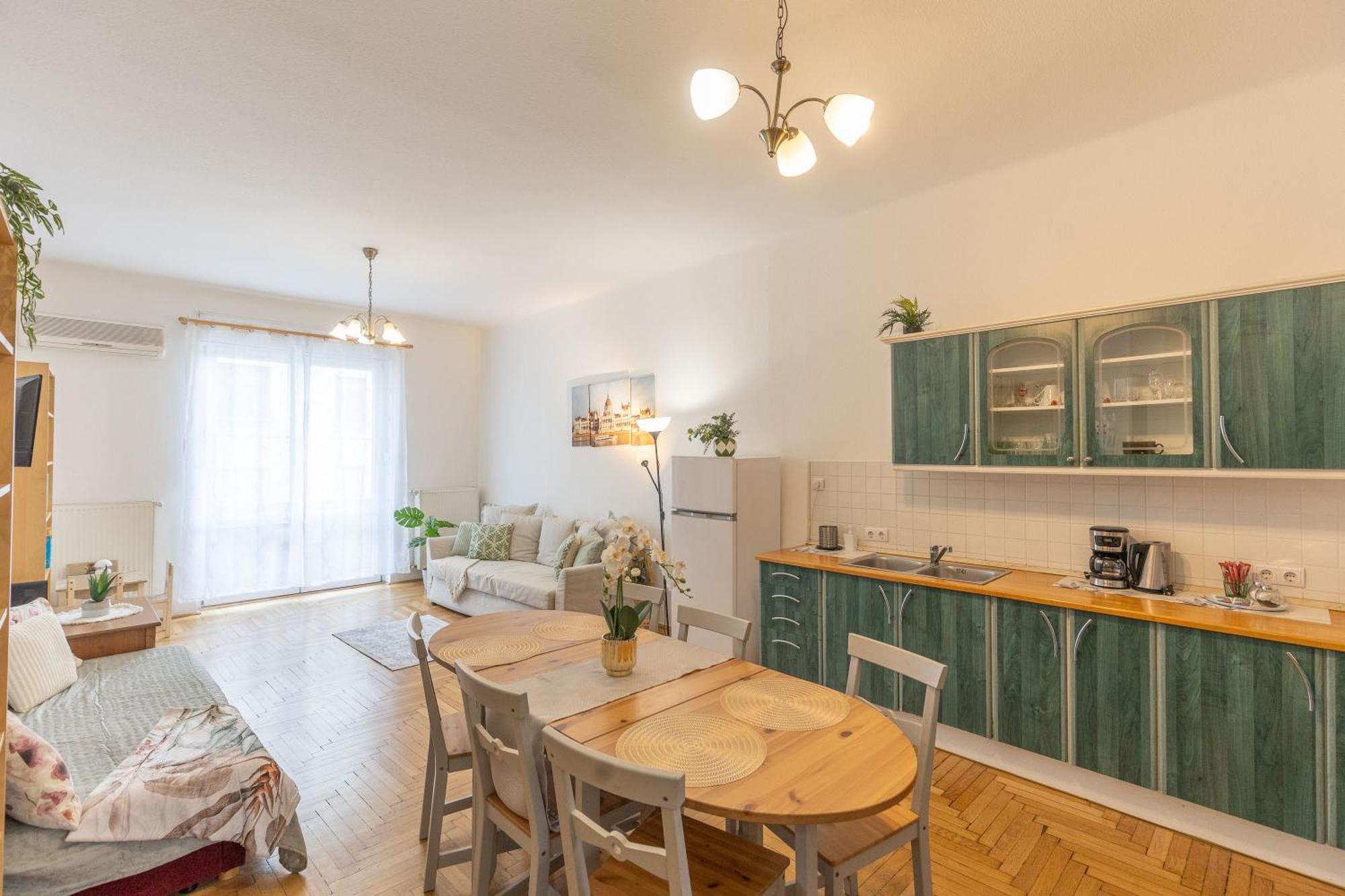 Riverside Balcony Apartment With View To Danube Budapeszt Zewnętrze zdjęcie